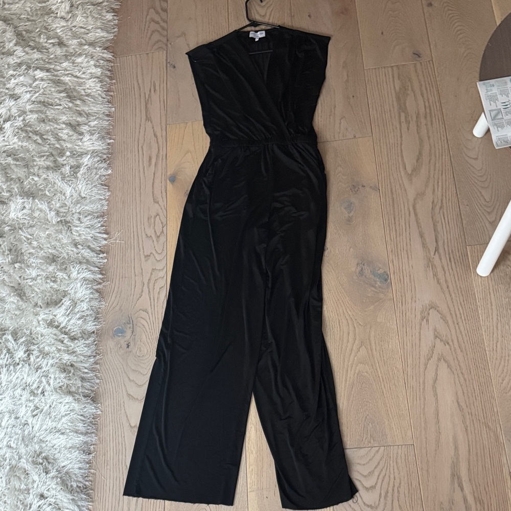 Chic Black Sleeveless Jumpsuit